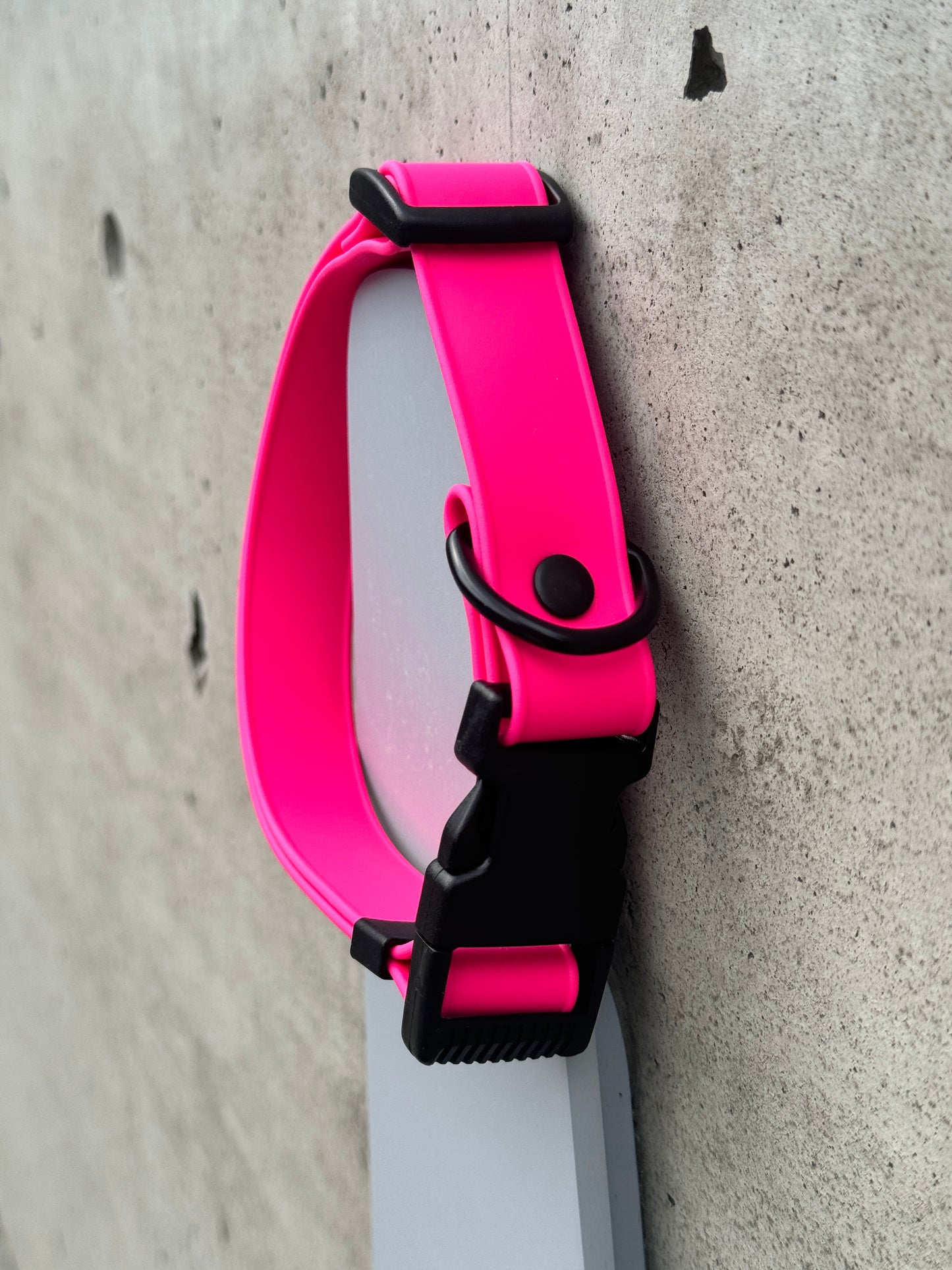 Quick Release Collar in Flamingo Pink