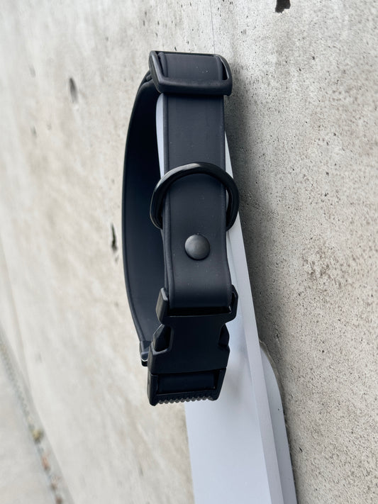 Quick Release Collar in Carbon Black